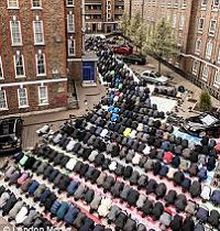  HUNDREDS OF WORSHIPPERS GATHER FOR FRIDAY PRAYERS AT THE BRUNE STREET MOSQUE 