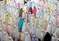  muslim women at prayer 